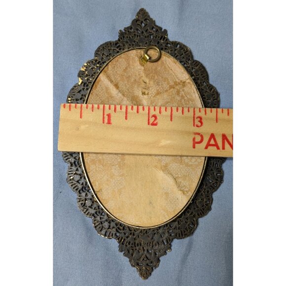 Vintage Ornate Oval Brass Frame With Colonial Fireplace Scene Print 6" x 3.5" - Picture 6 of 6